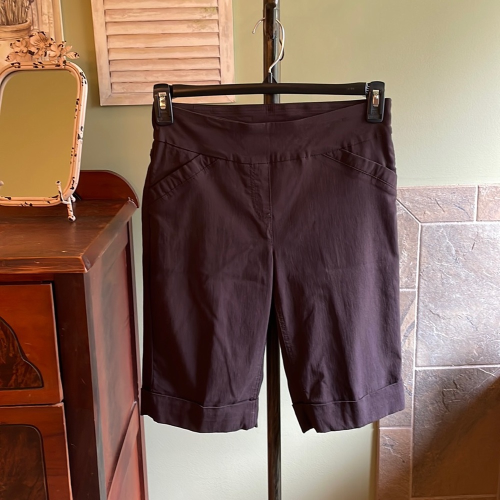 Westbound Petites Size 6P, Brown Bermuda Shorts.
